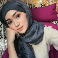 Belum lama menikah, Suzana Manaf sudah masuk daftar WAGs paling memesona versi Fox Sport edisi Januari 2018. Pesona Manaf bersaing dengan WAGs yang sudah lebih dulu tenar yakni Jennifer Bachdim dan Mags Hall. Foto: Instagram Suzana Manaf