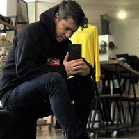 Selebriti lain dengan gaya khas hypebeast adalah Gading Marten. Koleksi sneakersnya bikin iri. Foto: Dok. Instagram
