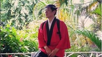 Begini outfitnya kala mengisi acara. Tapi kini ia sudah tiada, selamat jalan chef Muhammad Hiromitsu Harada... Foto: doc. Instagram/ayummy426