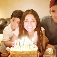 Thalita Latief menggugat cerai Dennis Lyla setelah 10 tahun menikah. Sering cekcok menjadi salah satu penyebab ia memutuskan bercerai dari pria yang sudah memberinya satu putra itu. Sebelum gugatan cerai, keduanya diketahui pisah rumah selama tiga tahun. Foto: Instagram