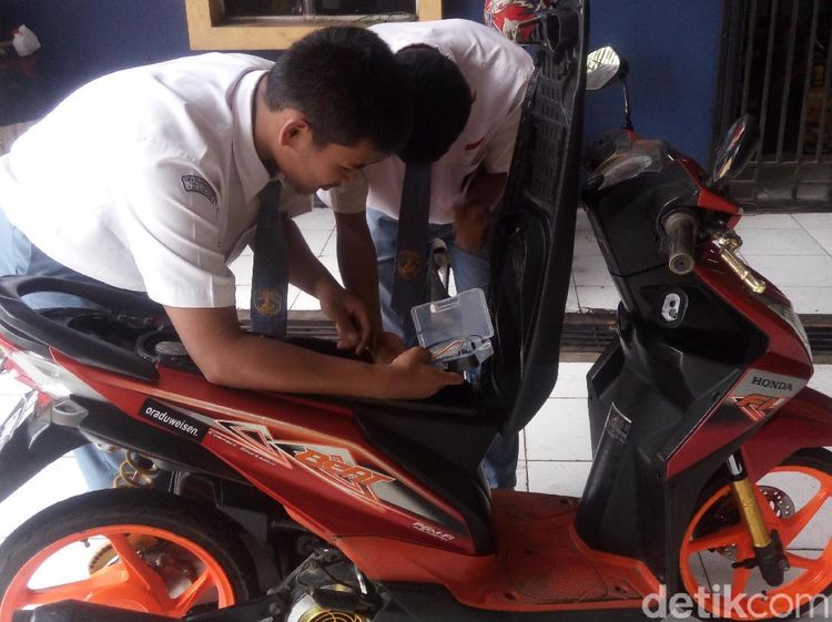Siswa SMK di Semarang Bikin Teknologi Anti-maling untuk Motor