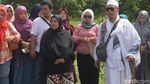 Tegarnya Opick Antar Istri Kedua ke Peristirahatan Terakhir