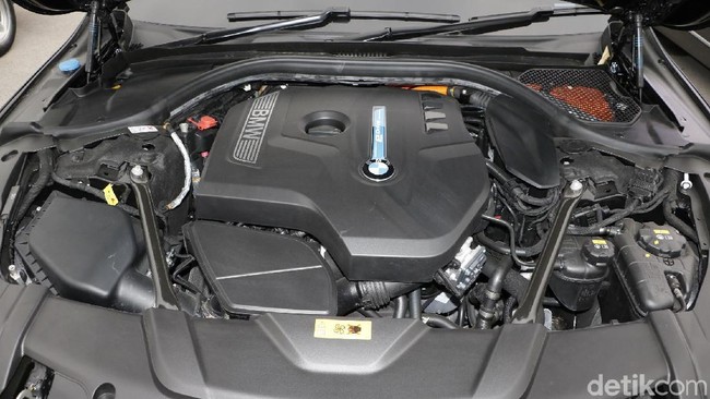 Galaknya Mobil Listrik nan Mewah BMW