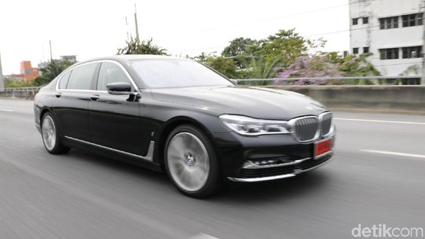 BMW Seri 7
