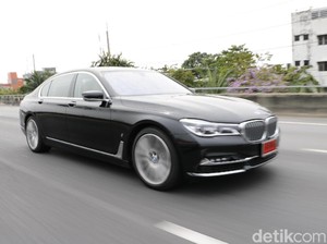 Galaknya Mobil Listrik nan Mewah BMW