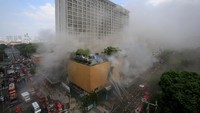 Kepala Kantor Manajemen Pengurangan Risiko Bencana Manila Johnny Yu menyebut, 20 orang yang terjebak dalam kejadian itu berhasil dievakuasi. REUTERS/Romeo Ranoco.