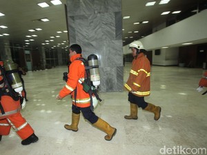 Setjen DPR: Gedung Tak Kebakaran, Asap dari Alat yang Terlalu Peka