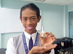 Komentar Dokter Terkait Video Viral Putihkan Gigi Pakai Kuteks