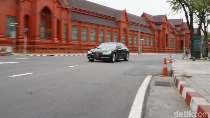 MW Group Thailand sudah meluncurkan BMW Seri 7 berteknologi plug-in hybrid. Bahkan, BMW sudah merakit BMW 740Le tersebut di Negeri Gajah Putih.