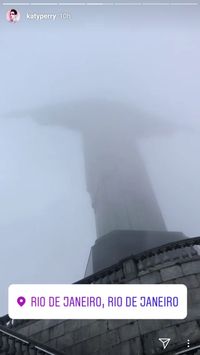 Katy Perry wisata melihat patung Christ the Redeemer (katyperry/Instagram)
