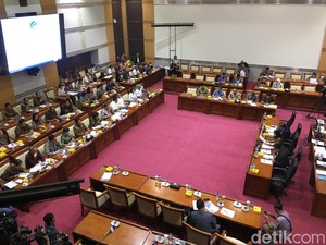 Menkominfo: Kebocoran Data SIM Card Ibarat Ban Mobil