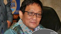 Ketua Fraksi Hanura Inas Nasrullah Zubir mengatakan Amien nyinyir ke Jokowi dan itu patut dicurigai.