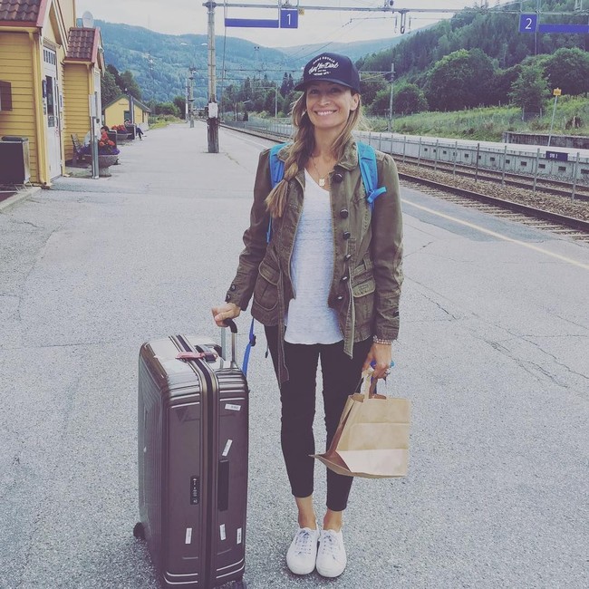 Dalam wawancaranya dengan Daily Mail beberapa waktu lalu, Rebecca mengaku kini hidupnya diisi dengan bersih-bersih rumah, mencuci baju dan masak. Aku sangat senang mengurus rumah dan keluargaku, ucapnya.  Foto: Instagram