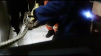 Ular sepanjang 4 meter itu sempat sulit dievakuasi.