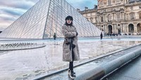 Pelantun Sakitnya Tuh Di sini ini tidak hanya liburan di dalam negeri, namun juga keluar negeri. Kalau foto ini, tahu kan dia di mana? (cita_citata/Instagram)