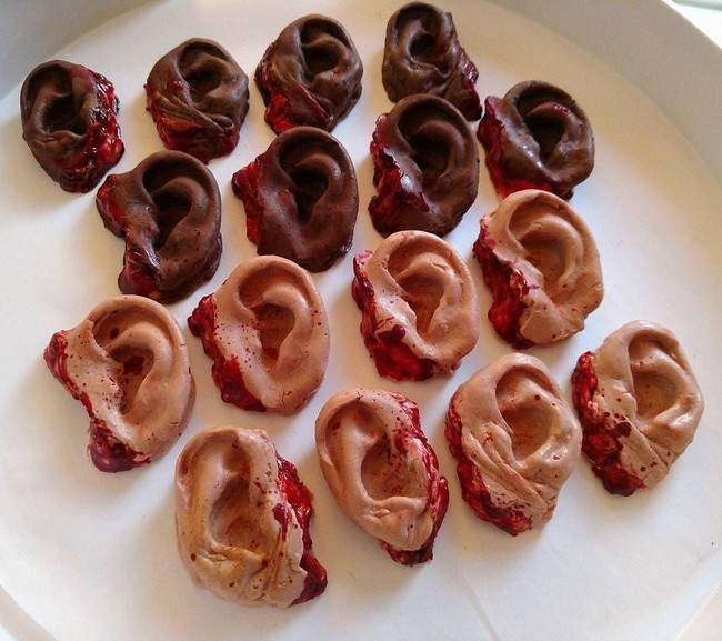 Kue Persis Bentuk Organ Tubuh Manusia hingga Serunya Gaya Makan Bastian Steel