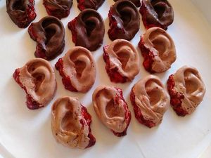 Kue Persis Bentuk Organ Tubuh Manusia hingga Serunya Gaya Makan Bastian Steel