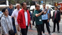 Dalam kegiatan tersebut, Jokowi dan Iriana didampingi Menteri Koordinator bidang Politik Hukum dan Keamanan Wiranto, Menteri Sekreteris Negara Pratikno, Menteri Luar Negeri Retno Marsudi dan Duta Besar Indonesia untuk Selandia Baru Tantowi Yahya. (Laily Rachev-Biro Pers Setpres)