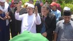 Liburan Syahrini Dihujat, Tantri Kotak Berhijab dan Poppy Sovia Nikah