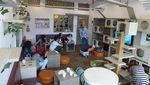 Asyik! Bisa Main Sepuasnya Bareng Hewan di 8 Restoran Ini