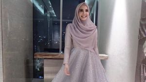 Transformasi Gaya Hijab Zaskia Sungkar, Dulu Warna Warni Sekarang Syari