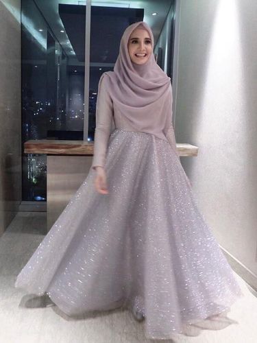 Inspirasi Baju Bridesmaid Hijab Ala Zaskia Sungkar dan 