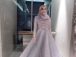 Transformasi Gaya Hijab Zaskia Sungkar, Dulu Warna Warni Sekarang Syari