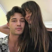 Model asal Brazil itu menikah di usia muda. Ia menikahi kekasihnya yang tiga tahun lebih tua darinya. (Foto: Instagram)