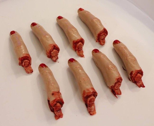Kue Persis Bentuk Organ Tubuh Manusia hingga Serunya Gaya Makan Bastian Steel