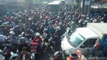 Truk Mogok, Kemacetan Ujungberung Bandung Bikin Frustasi