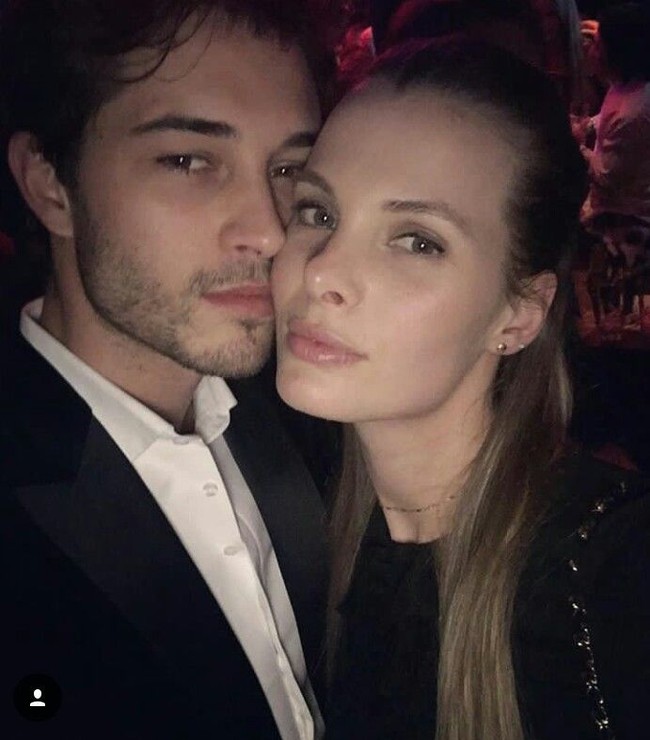 Inilah kemesraan Chico dengan istrinya Jassian Gravel yang juga berprofesi sebagai model. (Foto: Instagram)