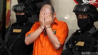 Baltov sebelumnya ditangkap pada Jumat (16/3) pukul 21.00 WIB di sebuah hotel, Jalan Juanda, Jakarta Pusat. Ini merupakan pengembangan kasus kejahatan skimming yang semakin marak terjadi.