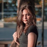  Memiliki rambut panjang lurus, penampilan Julia memang terlihat memukau Foto: Facebook