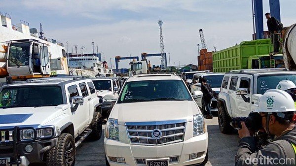 Konvoi Mobil Mewah-Moge Bupati HST yang Disita KPK