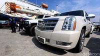Deretan mobil mewah tersebut antara lain, 2 unit Rubicon, 2 unit Hummer, 1 unit Cadillac Escalade, 1 unit Vellfire, 1 unit BMW sport, dan 1 unit Lexus SUV.