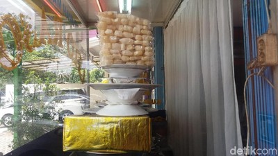 Foto: RM Padang di Jakbar yang Diacak-acak Ular Sanca 4 Meter