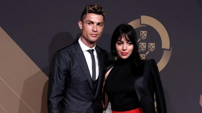 10 Alasan kenapa Pemain Sepakbola Sering Bikin Wanita Cantik Kepincut