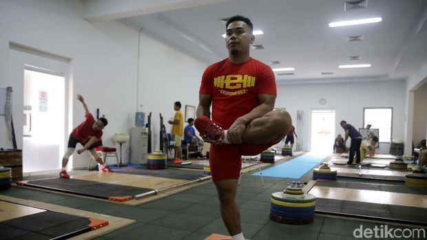 Eko Yuli saat berlatih di Wisma Kwini, Jakarta