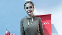 Nikita Mirzani semringah banget habis liburan bareng pacar. Foto: Palevi S/detikHOT