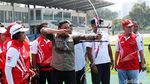 Gaya Imam Nahrawi Memanah