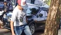 Usai terkapar, bandar itu langsun dilarikan aparat ke RS Bhayangkara Medan.