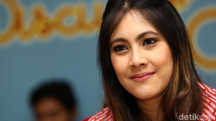Host, Pembawa Acara