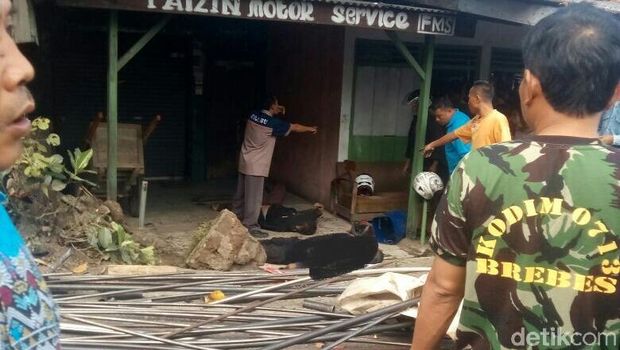 Penampakan Usai Truk Rem Blong Hajar Motor dan Mobil di Brebes