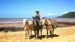 Foto: Wanita Ini Jelajahi Australia Naik Kuda