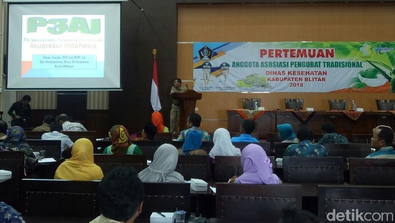 Ratusan Penyehatan Tradisional di Blitar Ilegal