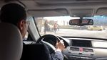 Foto: Nyetir Sendiri, Assad Menyusuri Jalanan Ghouta Timur