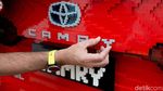 Toyota Camry dari Setengah Juta Lego