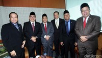 PDIP akhirnya mendapat jatah kursi DPR dan MPR setelah empat tahun periode DPR ini berjalan. Utut dilantik karena adanya kursi tambahan pimpinan DPR untuk F-PDIP yang didasari revisi UU MD3. Dalam UU No 7/2014 itu, DPR menambah satu kursi wakil ketua untuk PDIP sebagai partai pemenang Pemilu 2014. Foto: Lamhot Aritonang