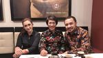 Apa Kabar Nafa Urbach? Ini 10 Pose Manisnya Bersama Makanan