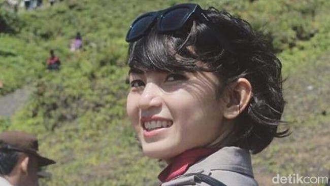 Bripda Nova Sundari, polwan Polres Rejang Lebong, Bengkulu menjadi sensasi karena kecantikan yang dimilikinya. Ia pun memiliki ratusan ribu followers di media sosial